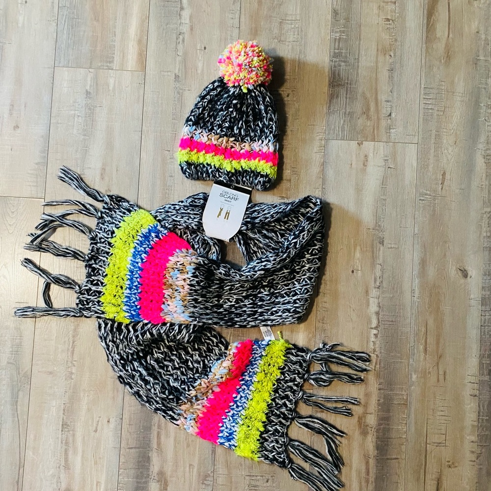 🆕NWT and NWOT- MIX & MATCH SCARF AND HAT. Never worn. Selling a bundle 💕💕